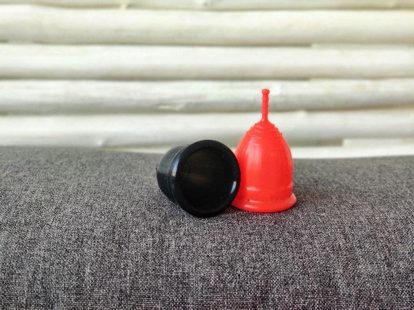 LaliCup Review Black Large Red Medium